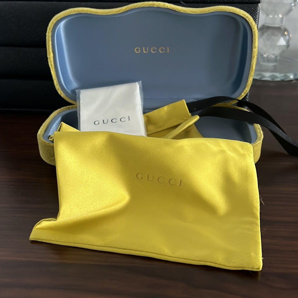 Newer used Gucci case - Picture 7 of 7